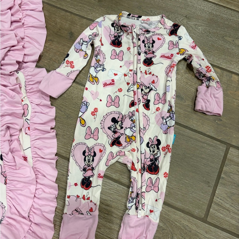 Posh Peanut disney Minnie mouse and Daisy Big blanket and footie set - Picture 6 of 6
